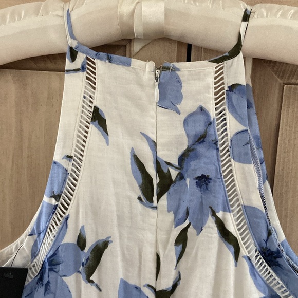Lulu’s dress sz XS blue white floral racer back nwt - Picture 6 of 11